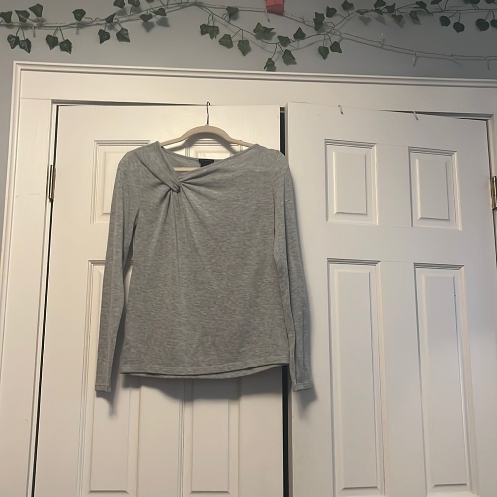 Ann Taylor long sleeve grey t shirt